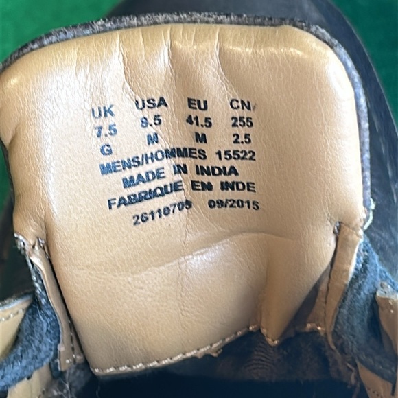 CLARKS EDGEWICK CHUKKA BOOT MENS SZ 8.5 - Picture 9 of 12